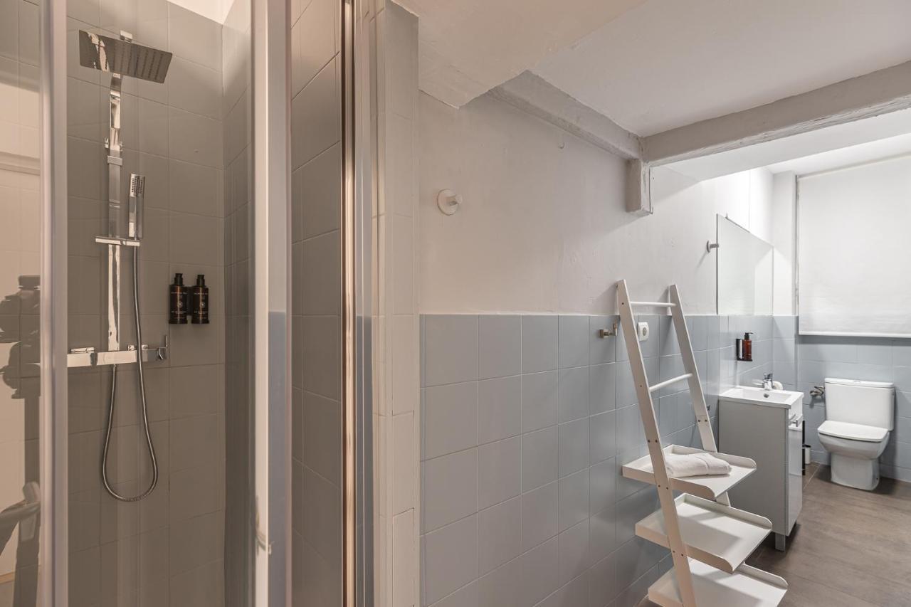 Waou Essence I Los Austrias - Corta Duracion มาดริด ภายนอก รูปภาพ